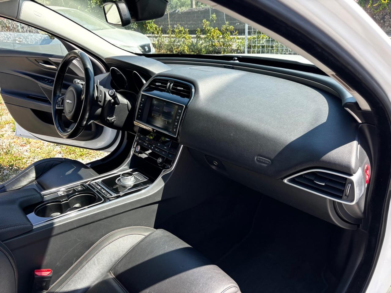 Jaguar XE 2.0 D Turbo aut. Portfolio