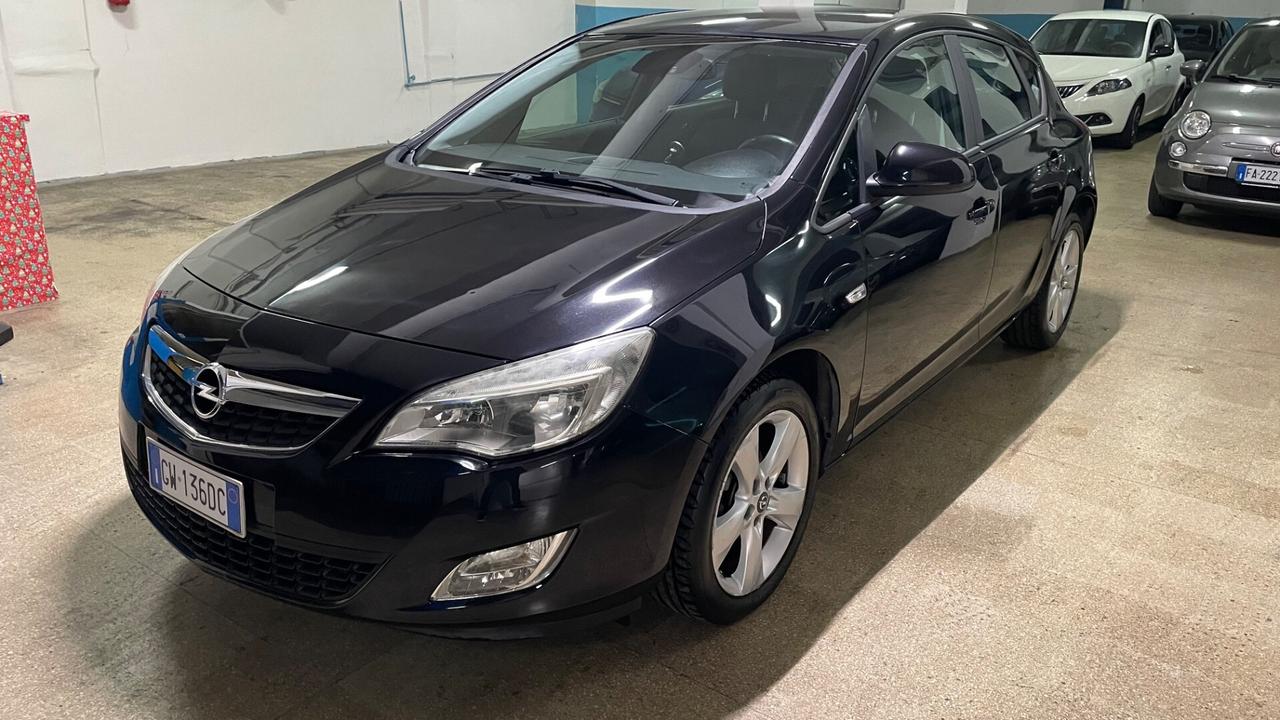 Opel Astra 1.4 100CV 5 porte Cosmo "Euro5"
