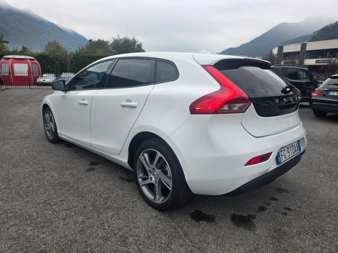 Volvo V40 D2 R-design Momentum