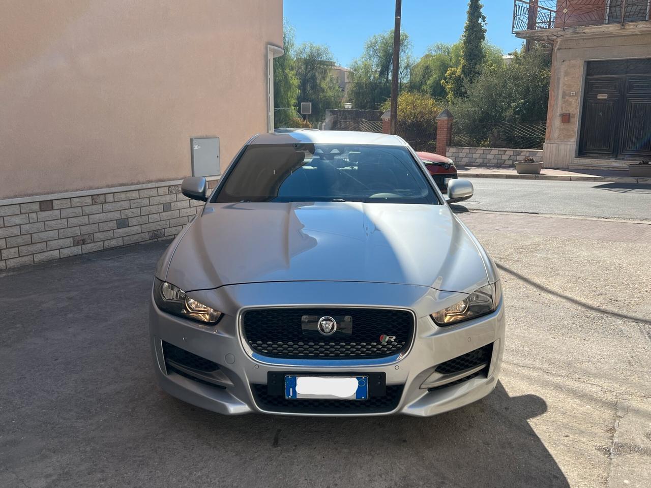 Jaguar XE 2.0 D Turbo 180CV aut. R-Sport