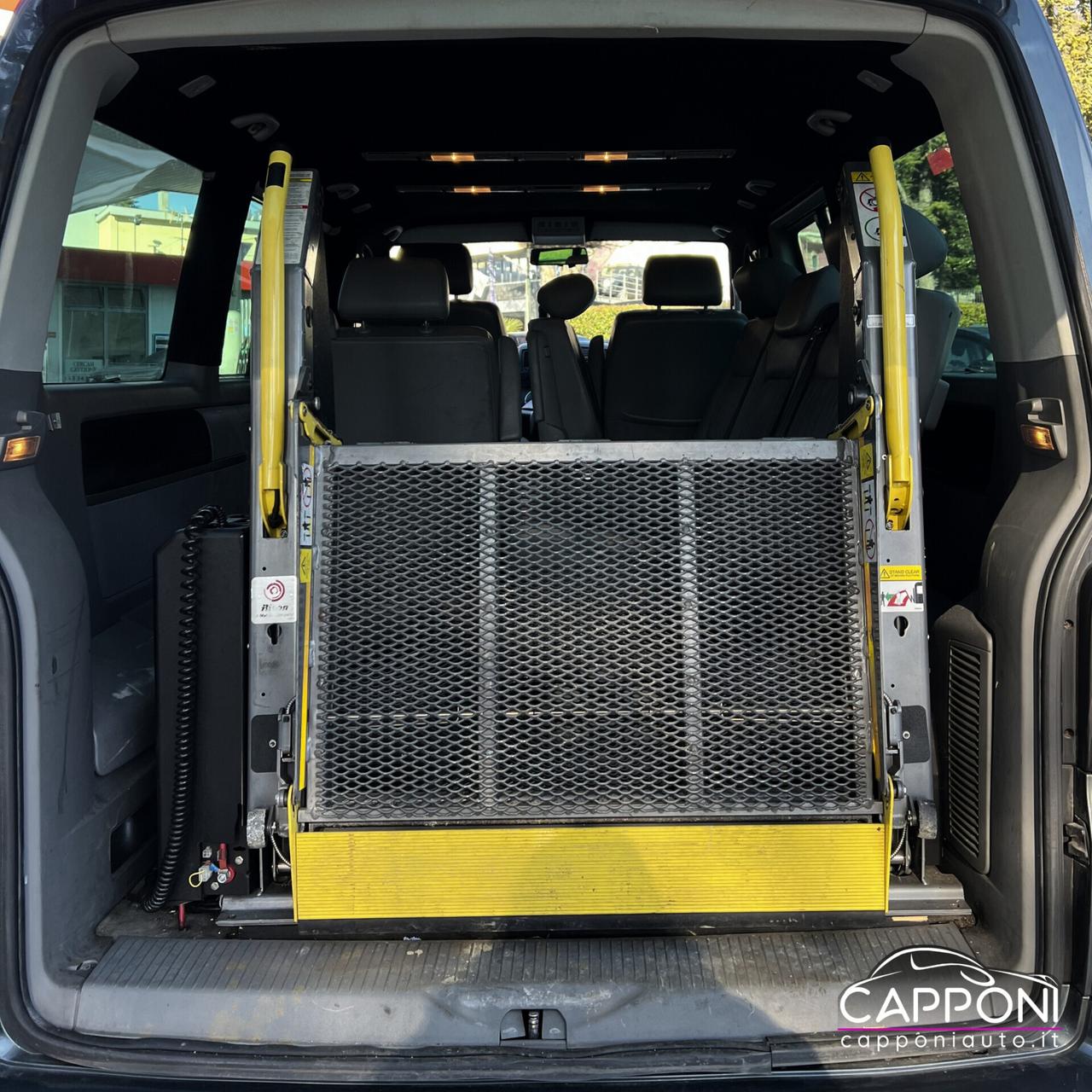 Volkswagen Multivan 2.5 TDI 7 POSTI - IDONEA TRASPORTO DISABILI