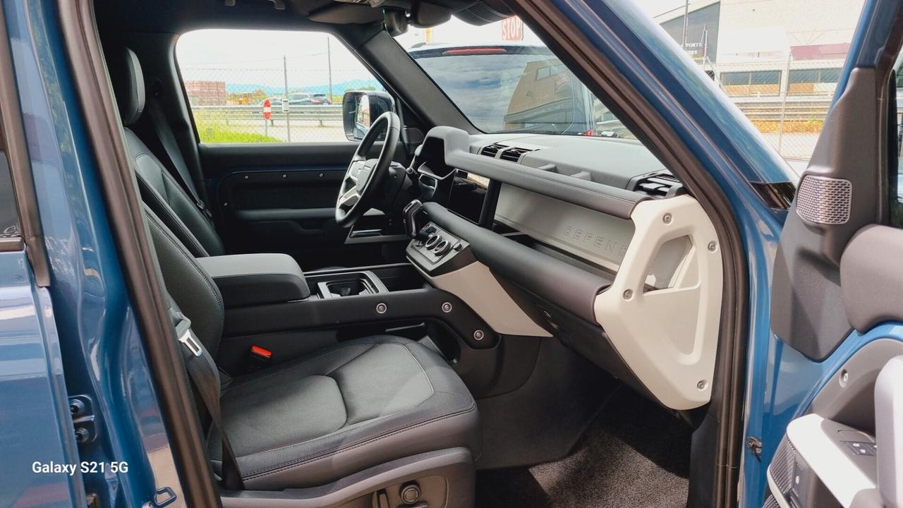 Land Rover Defender 110 3.0D I6 200 CV AWD Auto X-Dynamic SE
