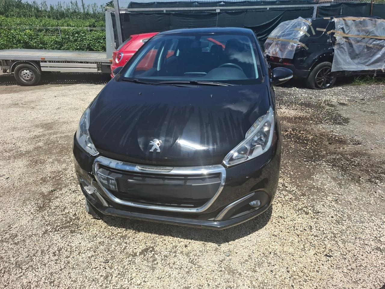 PEUGEOT 208 BLACKLINE VA IN MOTO SINISTRATA
