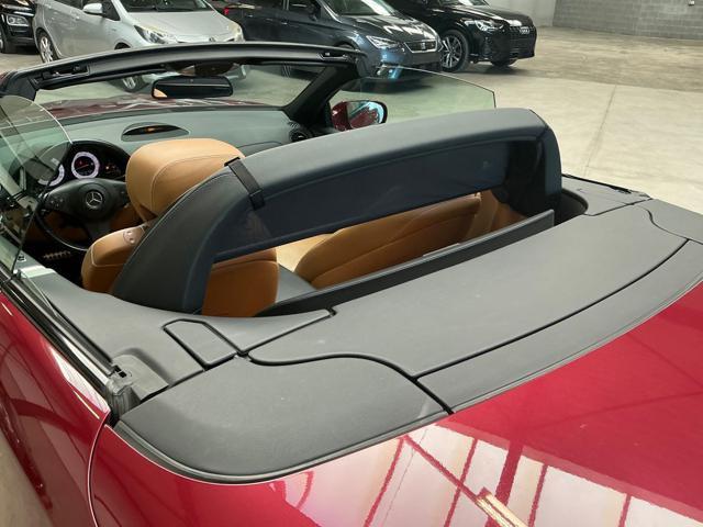 MERCEDES-BENZ SL 500 V8 387CV IN COLOR THULITE RED / INTERNO TABACCO