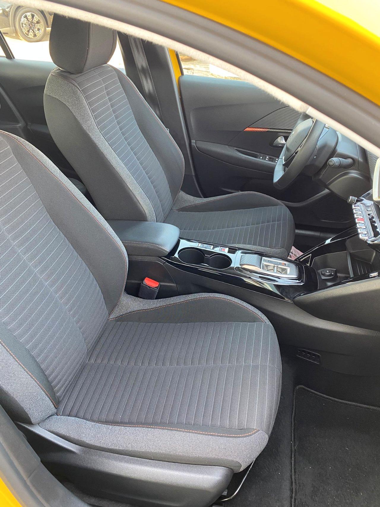 Peugeot e-208 5 Porte e-208 Active Pack 100kW