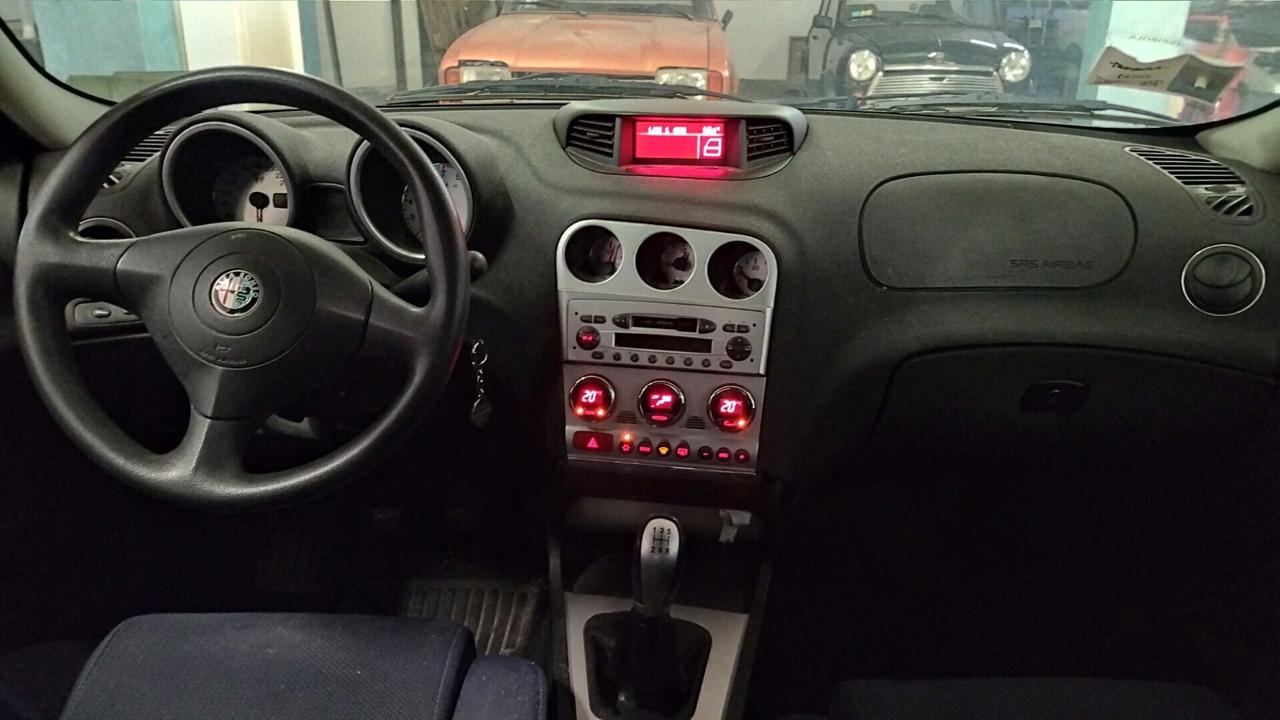 Alfa Romeo 156 1.8i 16V Twin Spark cat Distinctive