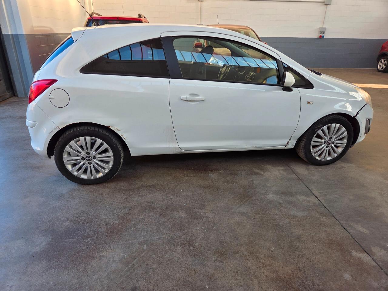 Opel Corsa 1.2 3 porte Edition
