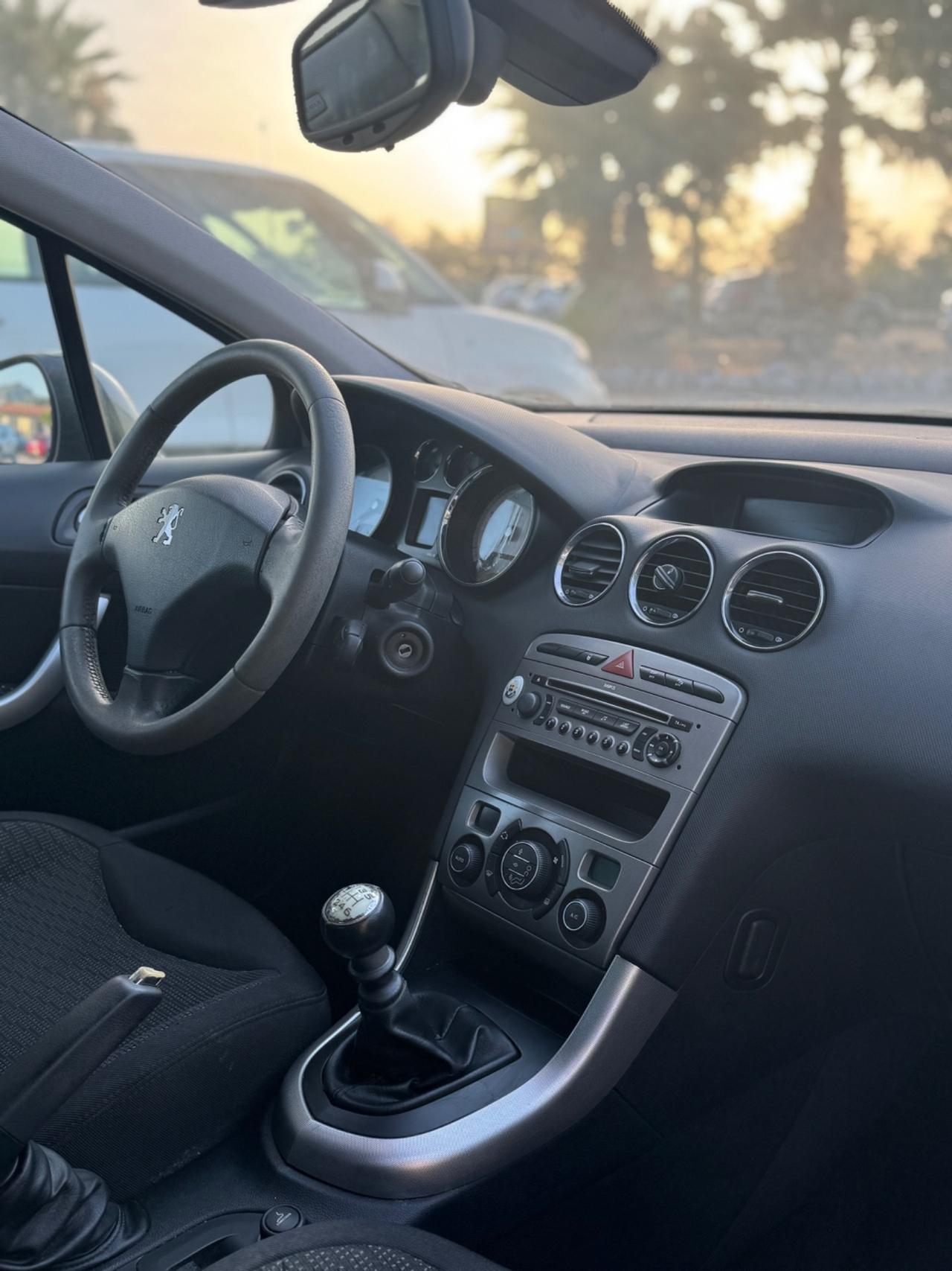 Peugeot 308 1.6 HDi 110CV SW Ciel Féline