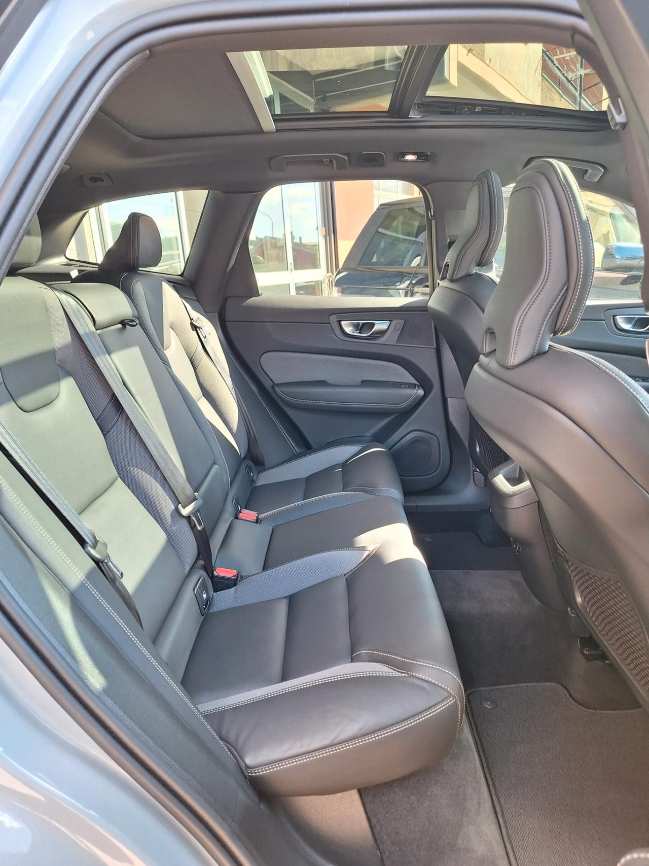 Volvo XC 60 XC60 B4 (d) AWD automatico Ultimate Dark