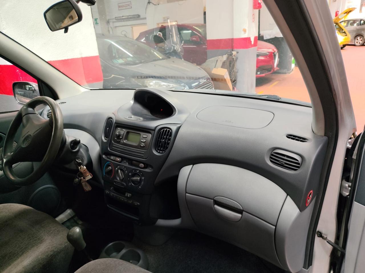 Toyota Yaris Verso 1.3i 16V cat Sol