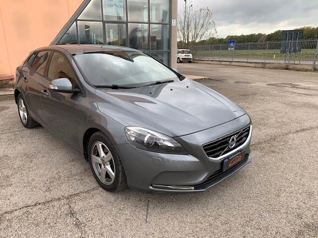 Volvo V40 D2 Momentum