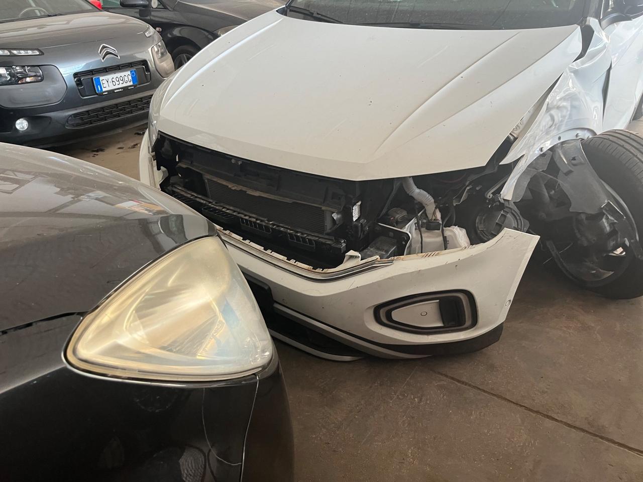 Volkswagen T-Roc 1.0 TSI Life 2024 26.000 KM INCIDENTATA