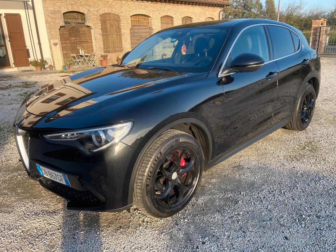Alfa Romeo Stelvio 2.0 Turbo 200 CV AT8 Q4 Executive