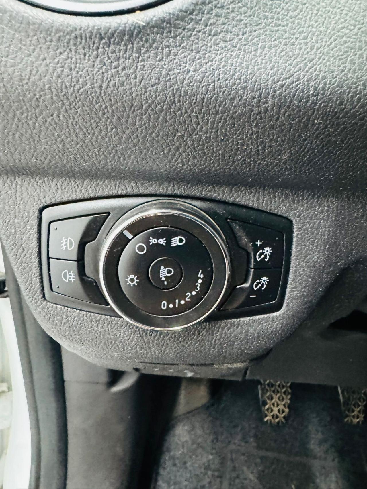 Ford transit courier 1,5 tdci anno 2020