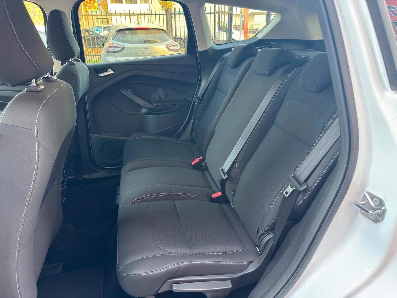 Ford Kuga 1.5 TDCI 120CV 2WD Titanium