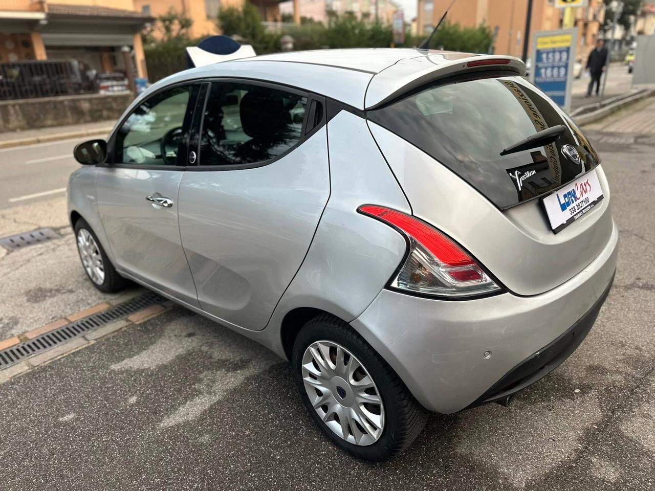 Lancia Ypsilon 1.2 69 CV 5 porte GPL Ecochic Silver NEOPATENTATI