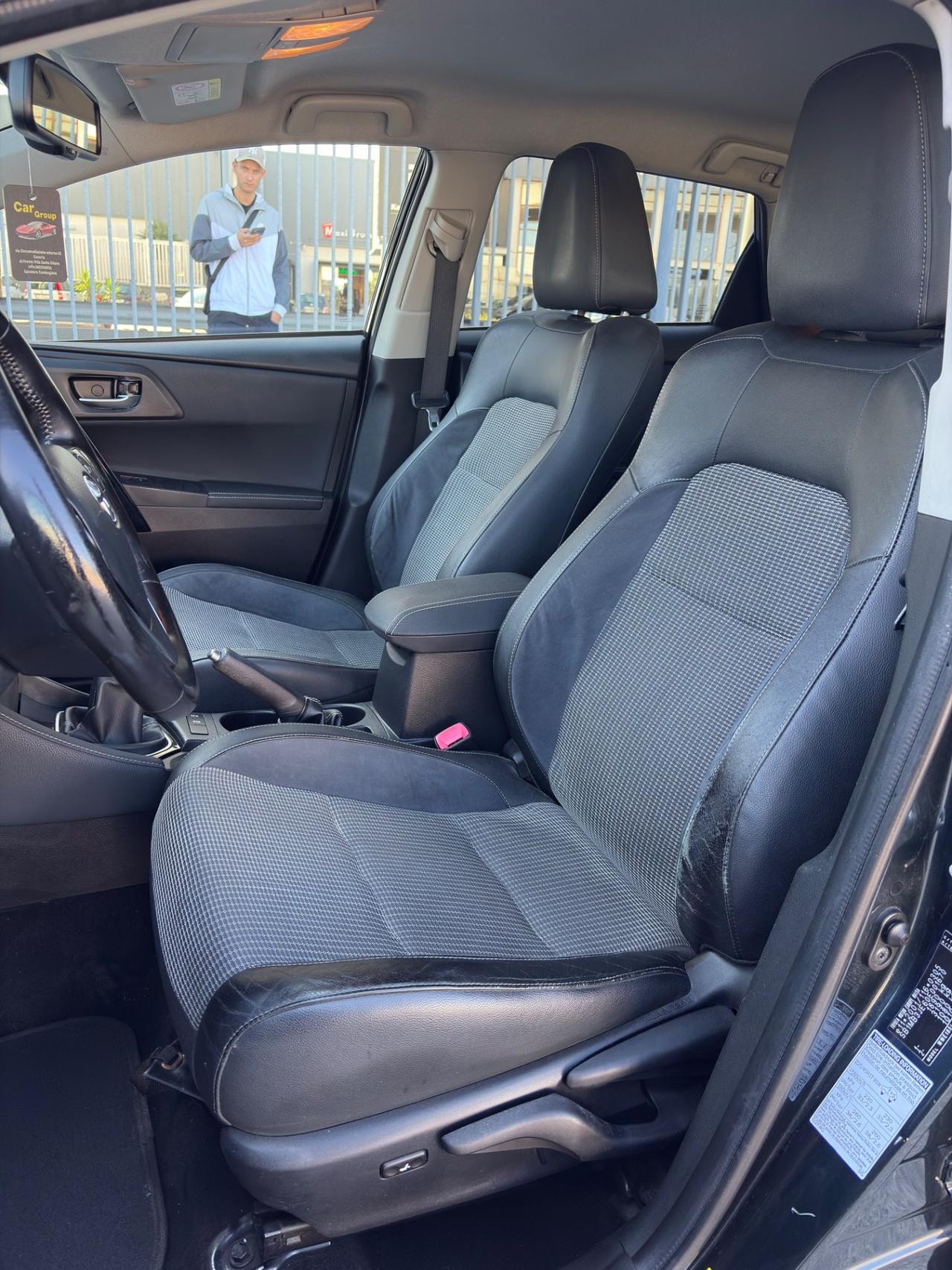 Toyota Auris 1.6 D-4D magnifica starfull