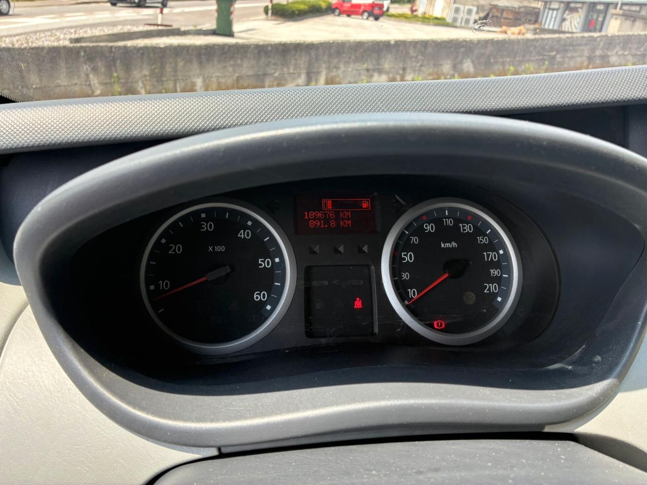 Nissan Primastar 2.0 DCI 115CV 9 POSTI