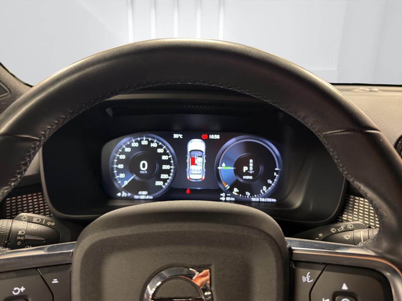 Volvo XC40 1.5 t4 phev R-design auto my21 - 24 MESI GARANZIA