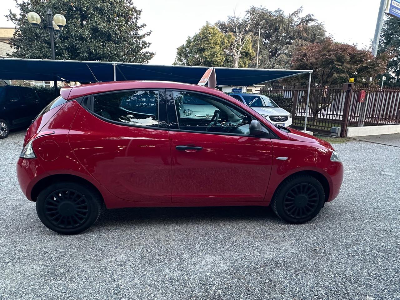 Lancia Ypsilon 1.0 FireFly 5 porte S&S Hybrid Ecochic Gold