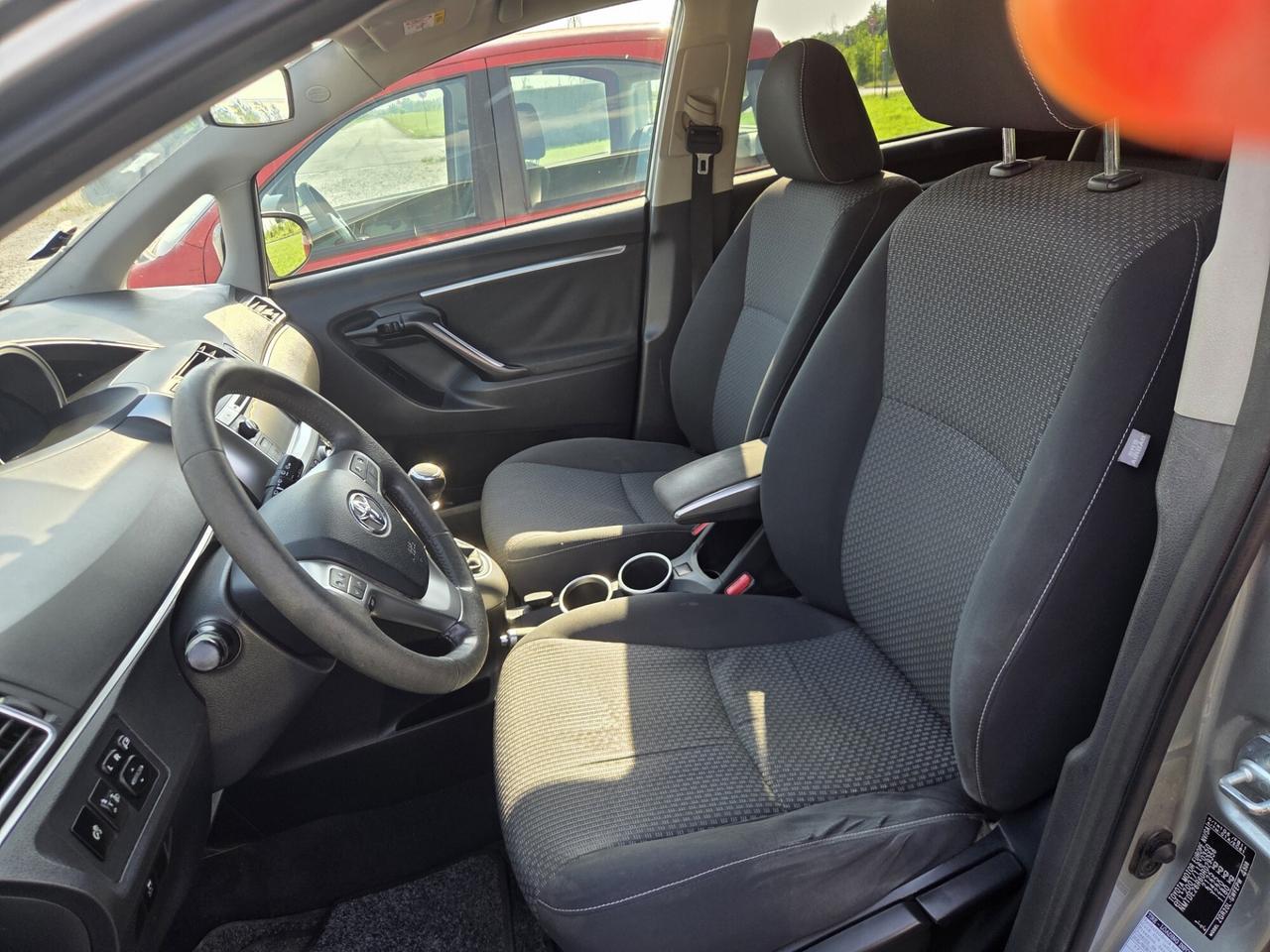 TOYOTA VERSO 7 POSTI BENZINA!!