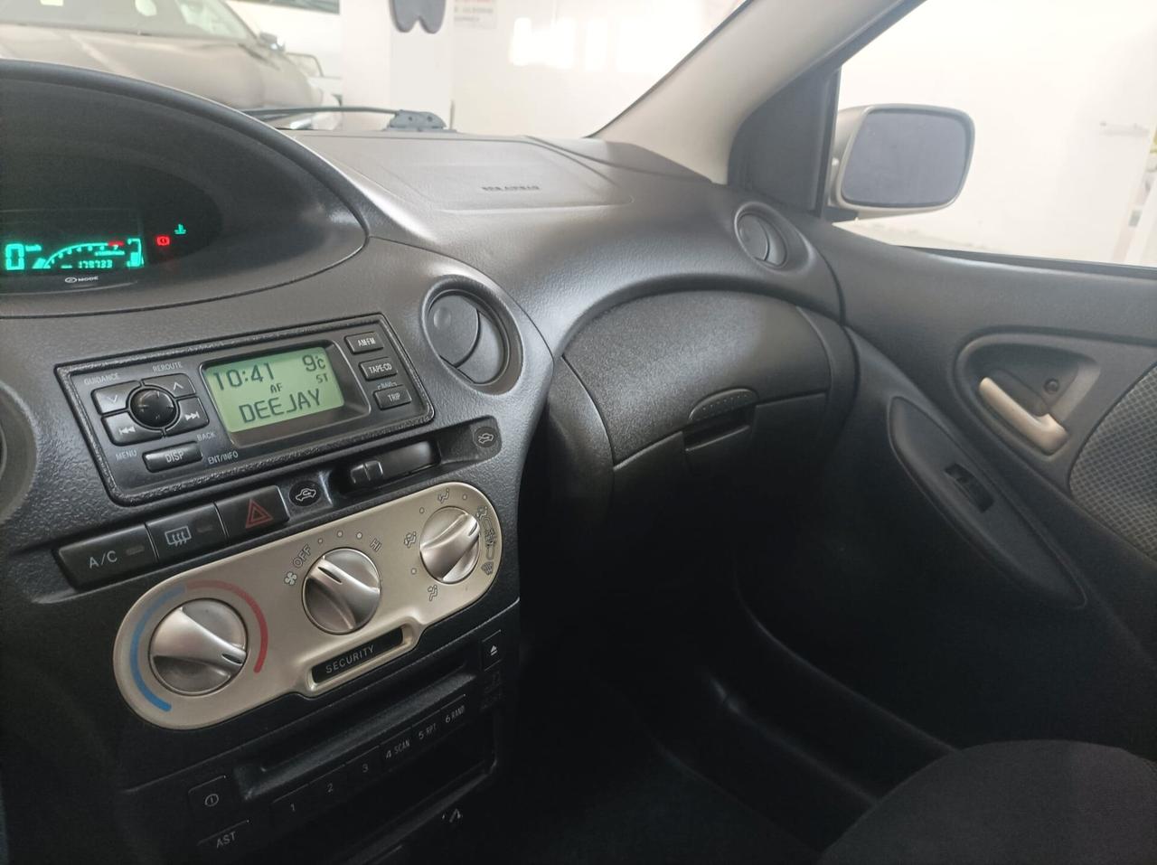 Toyota Yaris 1.0i 16V cat 5 porte Sol B.E.L.L.A!!