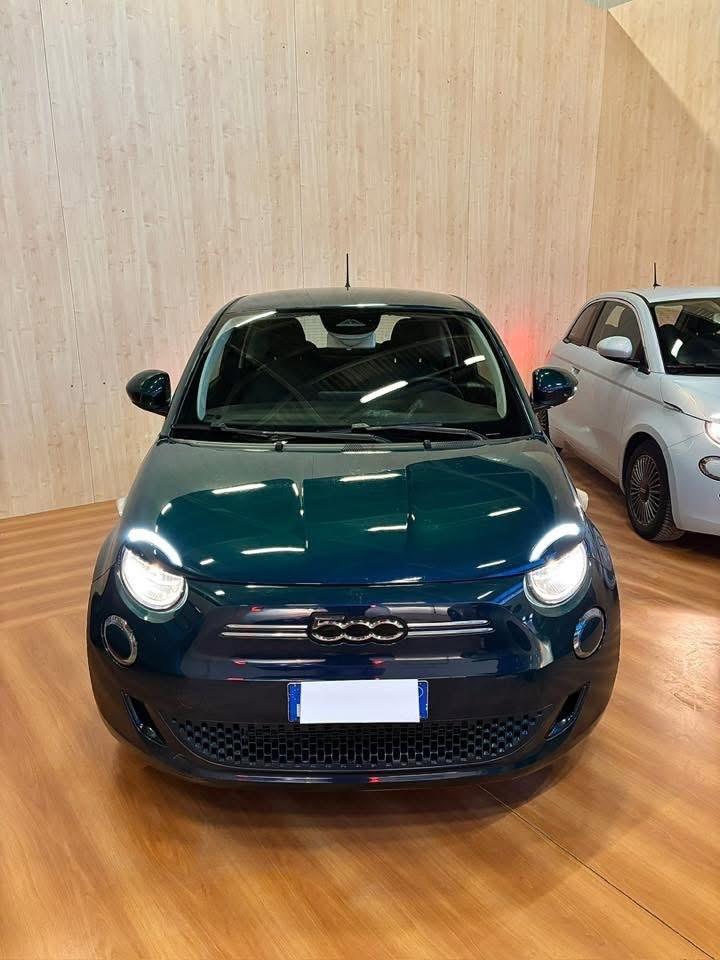 Fiat 500 500e Berlina 42 kWh Icon