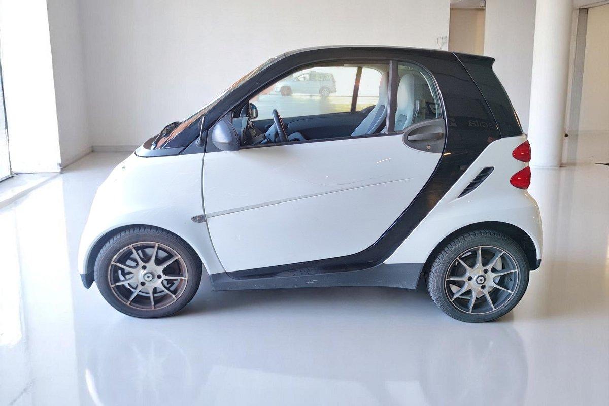 SMART fortwo 1000 52 kW MHD coupé pure