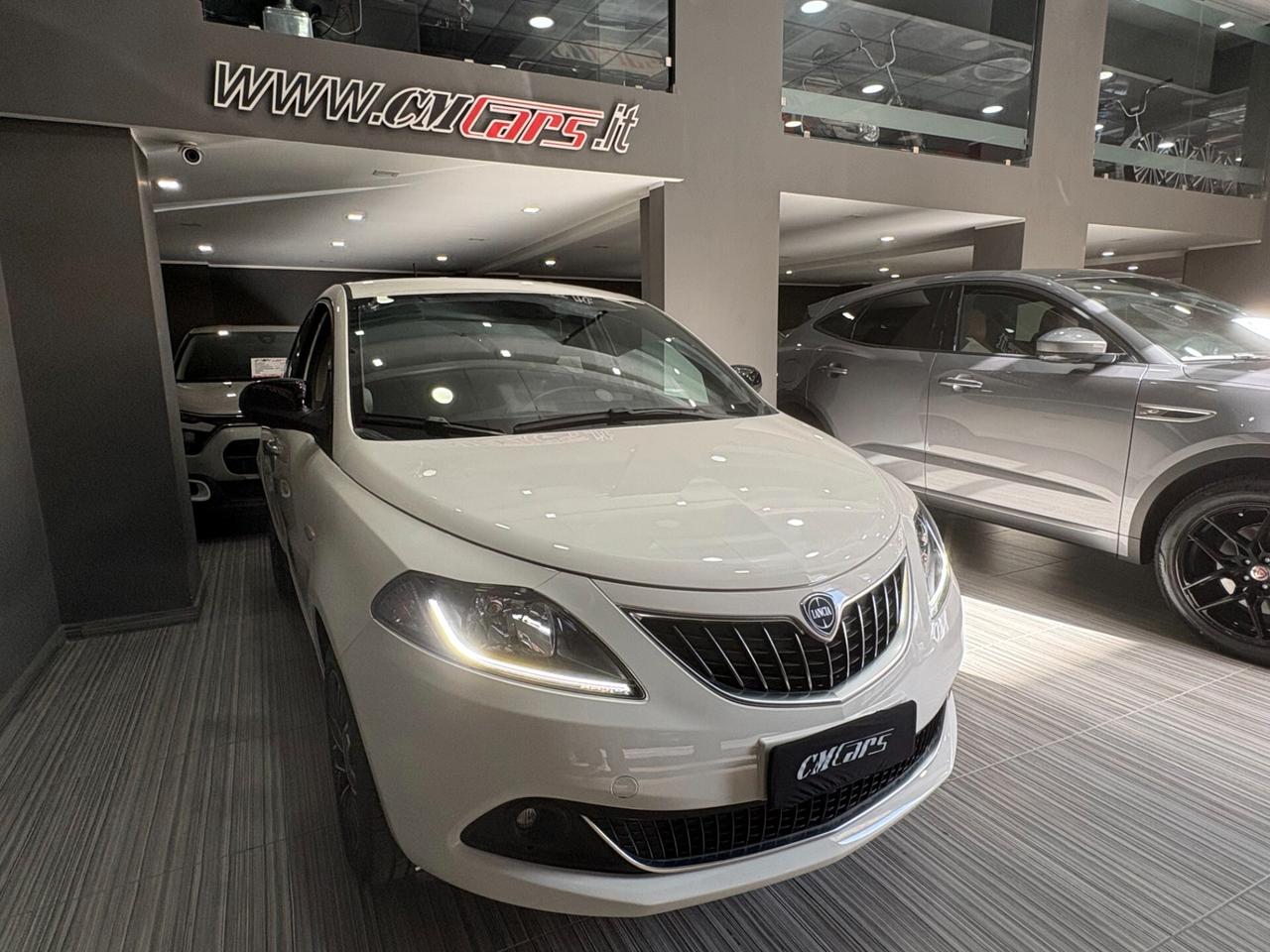 Lancia Ypsilon 1.0 GPL Hybrid 70cv Platino ITALIANA FULL