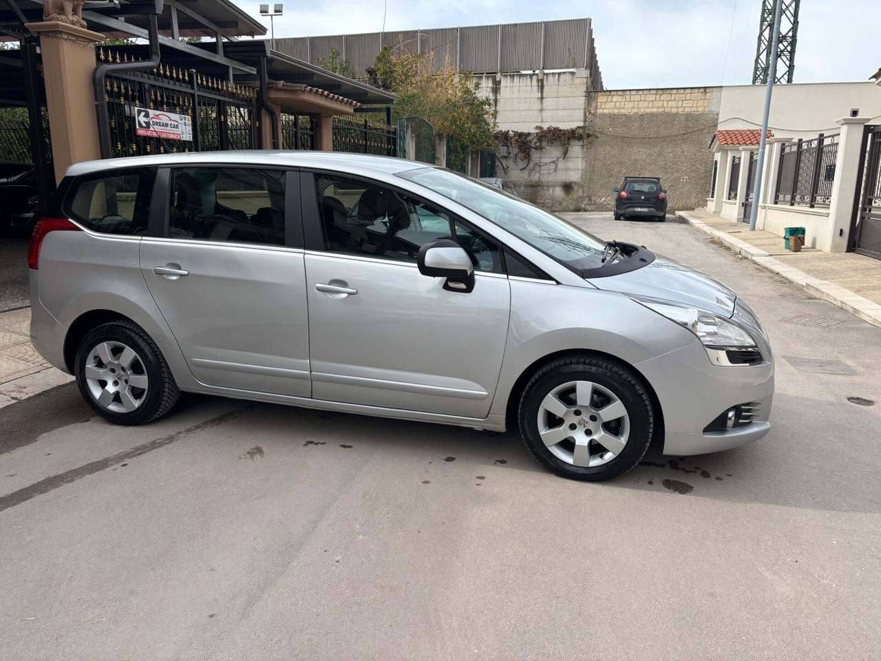 Peugeot 5008 1.6 HDi 112CV Allure