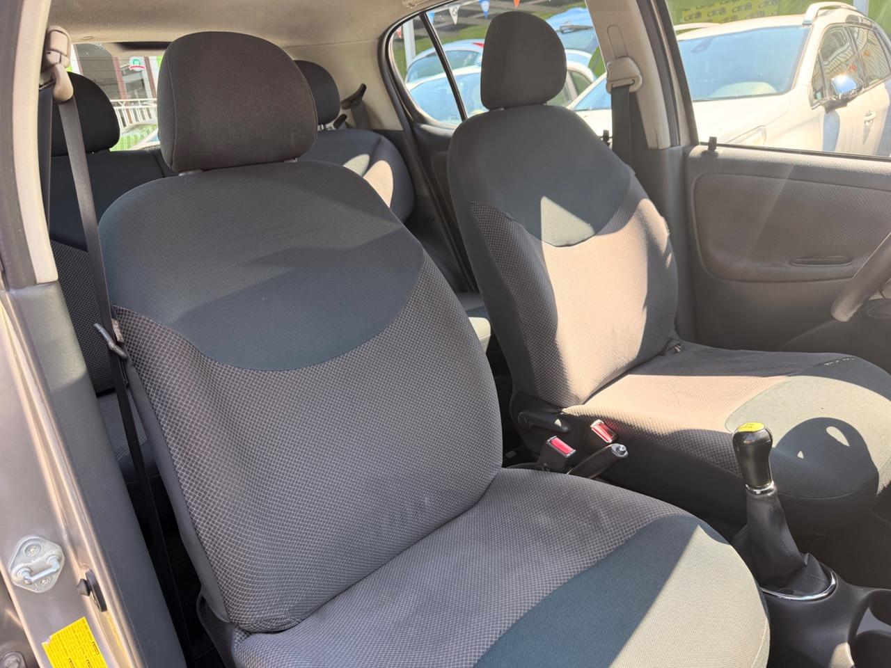 Toyota Yaris 1.3 BENZ/GPL 12/2003