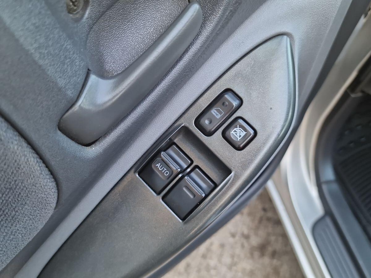 TOYOTA YARIS 1.0