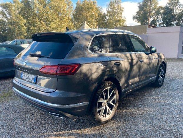 VOLKSWAGEN Touareg 3ª serie - 2019