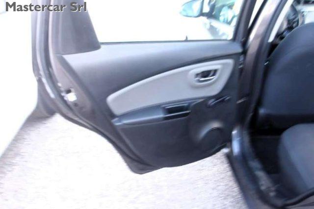 TOYOTA Yaris Yaris III 5p 1.5h Business (Finanziabile)-GB479GZ