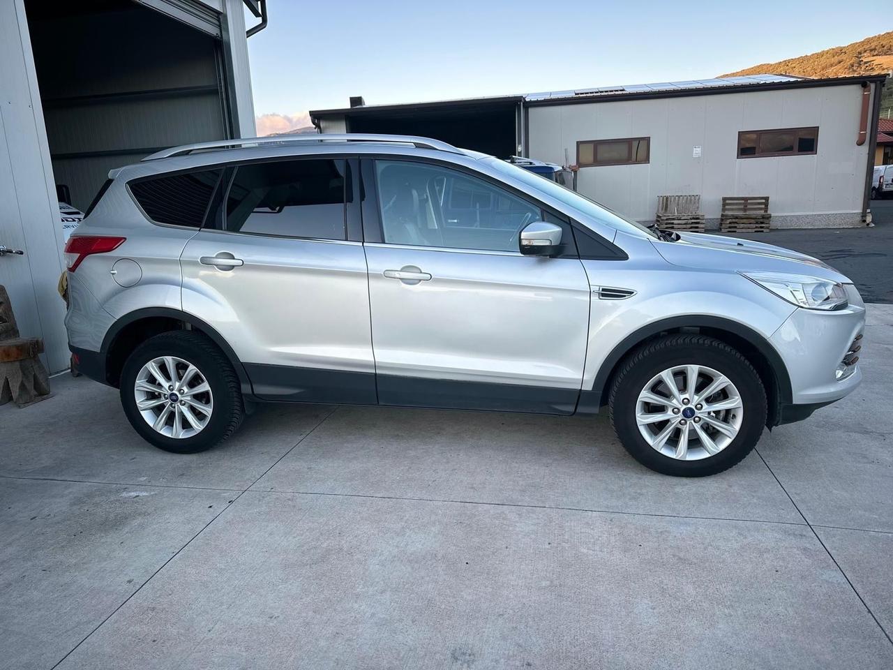 Ford Kuga 2.0 TDCI 150 CV S&S 4WD Titanium