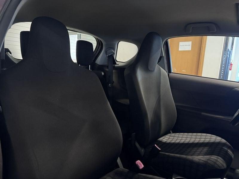 Toyota iQ iQ 1.0 cvt (multidrive)