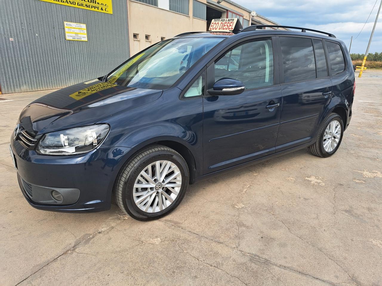 Volkswagen Touran 1.6 TDI DSG - 2012 7 POSTI