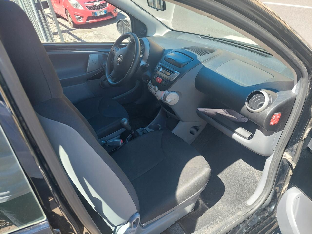 Toyota Aygo 1.0 12V VVT-i 5 porte Now Connect