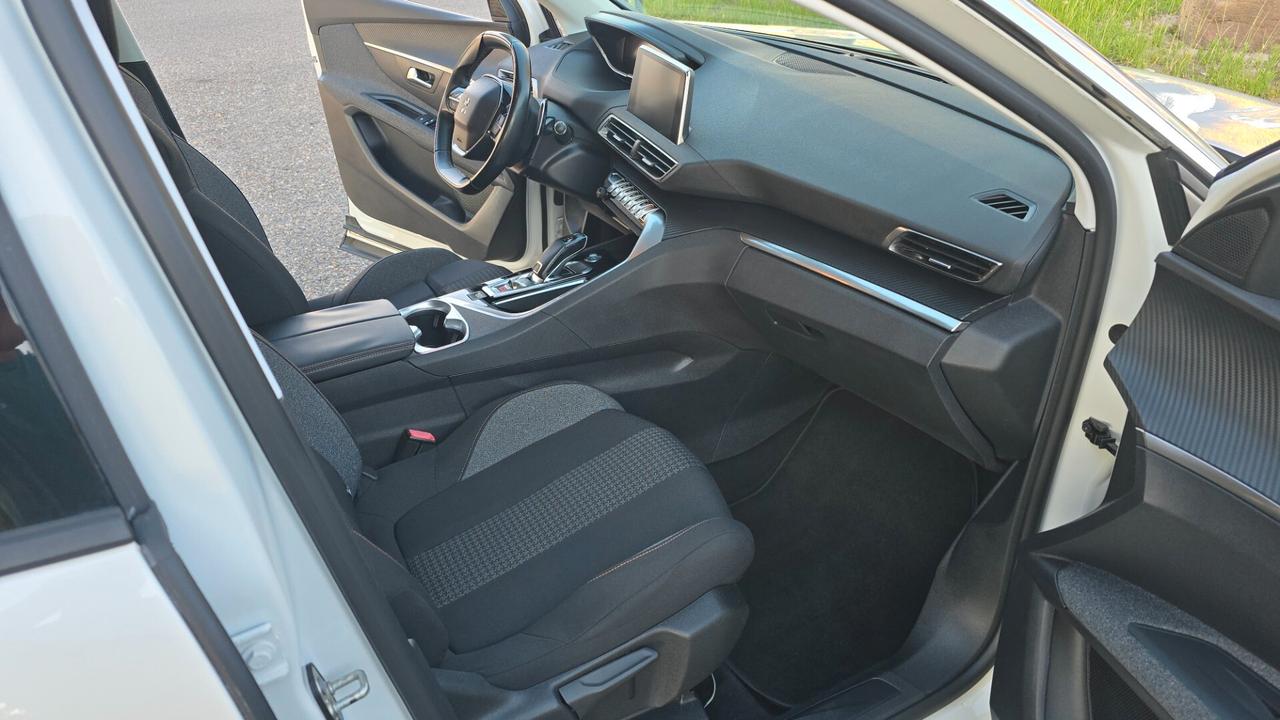 Peugeot 3008 BlueHDi 120 S&S Business