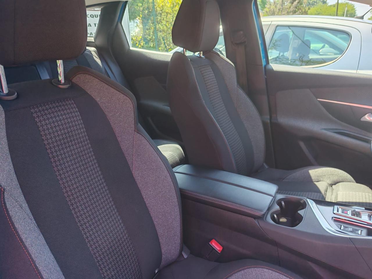 Peugeot 3008 BlueHDi 130 S&S EAT8 Active Pack