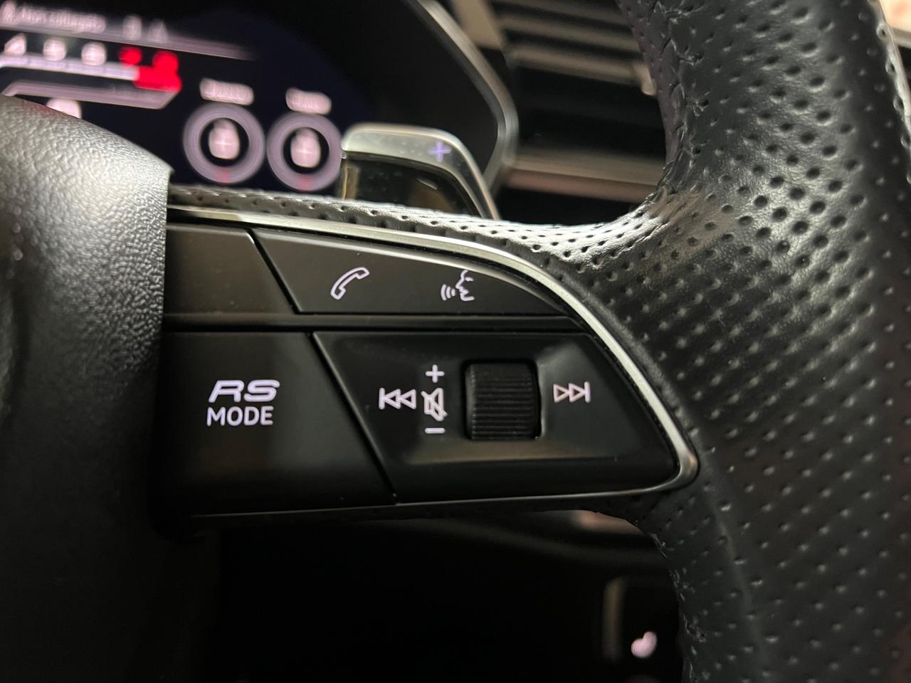 Audi Q3 RS quattro S tronic