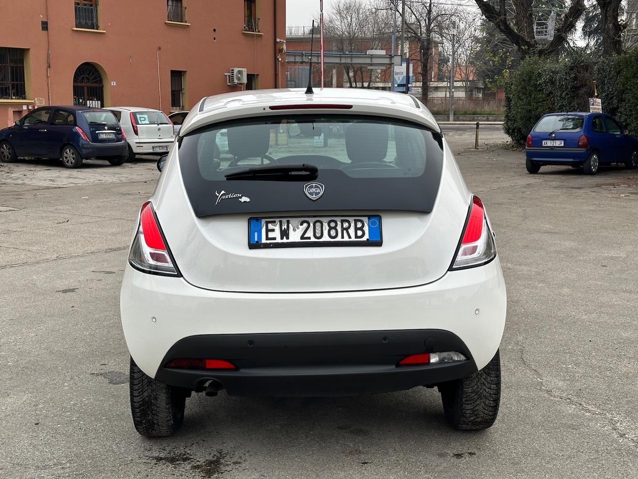 Lancia Ypsilon 0.9 TwinAir 85 CV 5 porte Metano Ecochic Gold