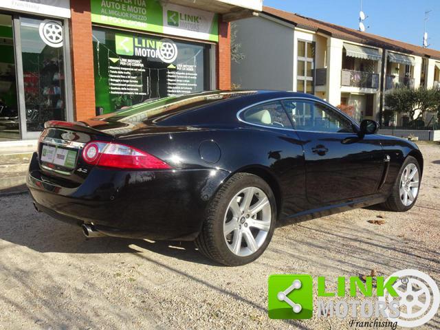 JAGUAR XK 4.2 V8 Coupé