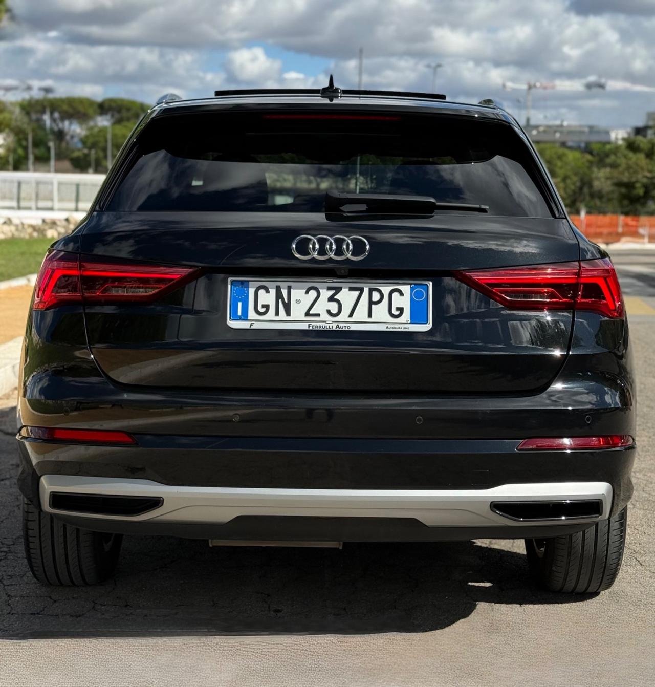 Audi Q3 35 2.0 Tdi 150CV STronic TETTO-Led