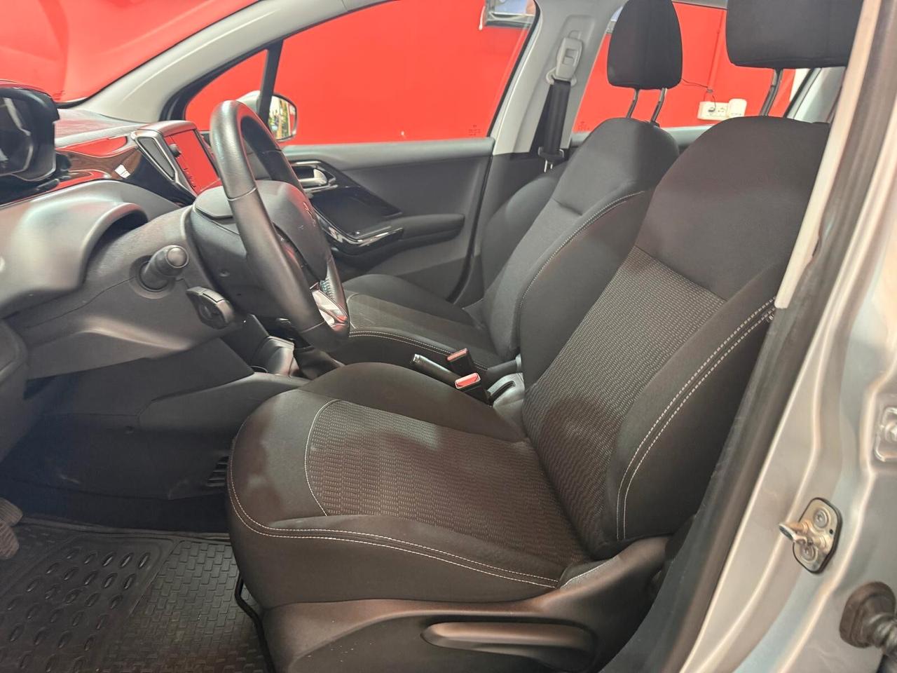 Peugeot 208 PureTech 82 5 porte Allure