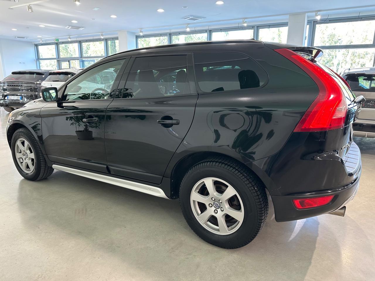 Volvo XC 60 2.4 D 175 CV FWD Geartronic Momentum