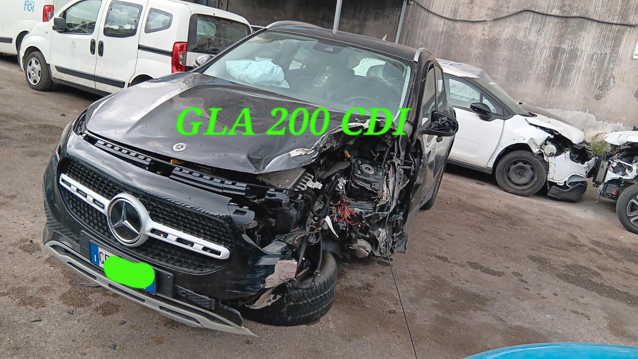 Mercedes GLA 200 CDI INCIDENTATA SINISTRATA MONDIALCARS 021
