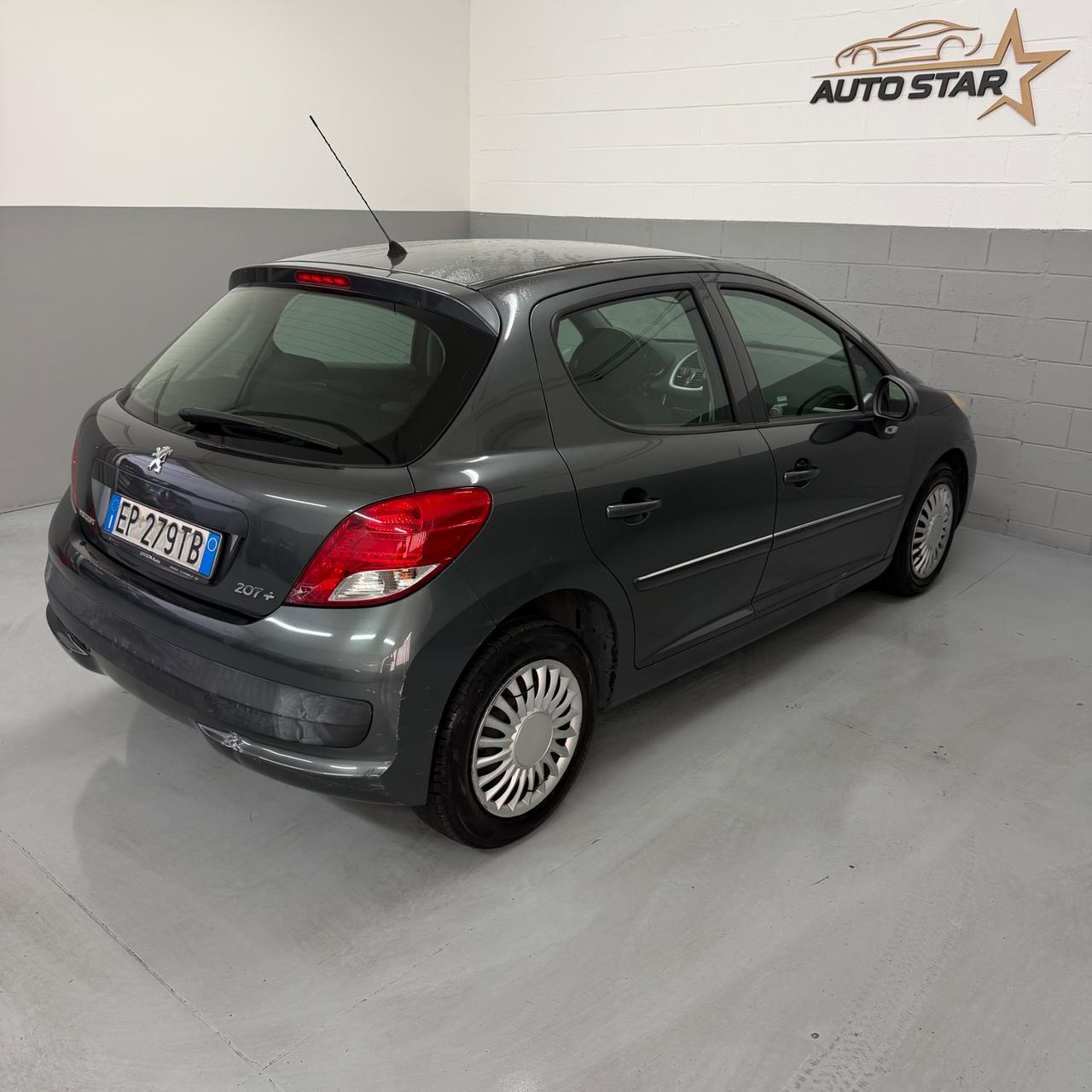Peugeot 207 1.4 8V 75CV NEOPATENTATI EURO5