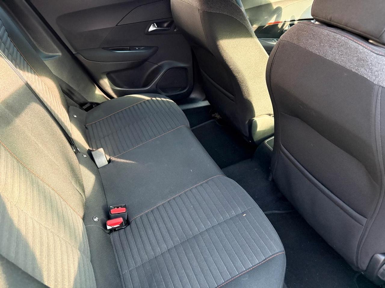 Peugeot 2008 PureTech 100 S&S Allure