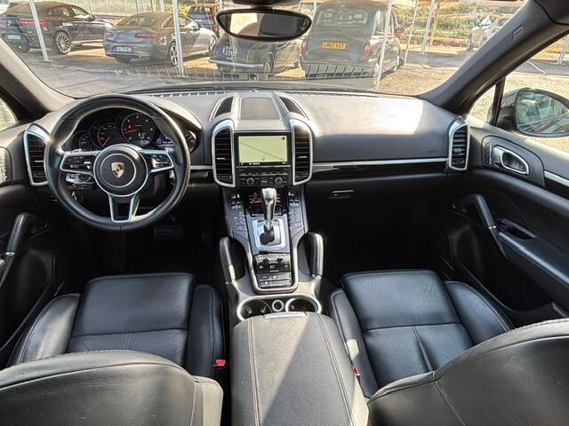 Porsche Cayenne 3.0 V6 tdi 262cv tiptronic Restyling 2016